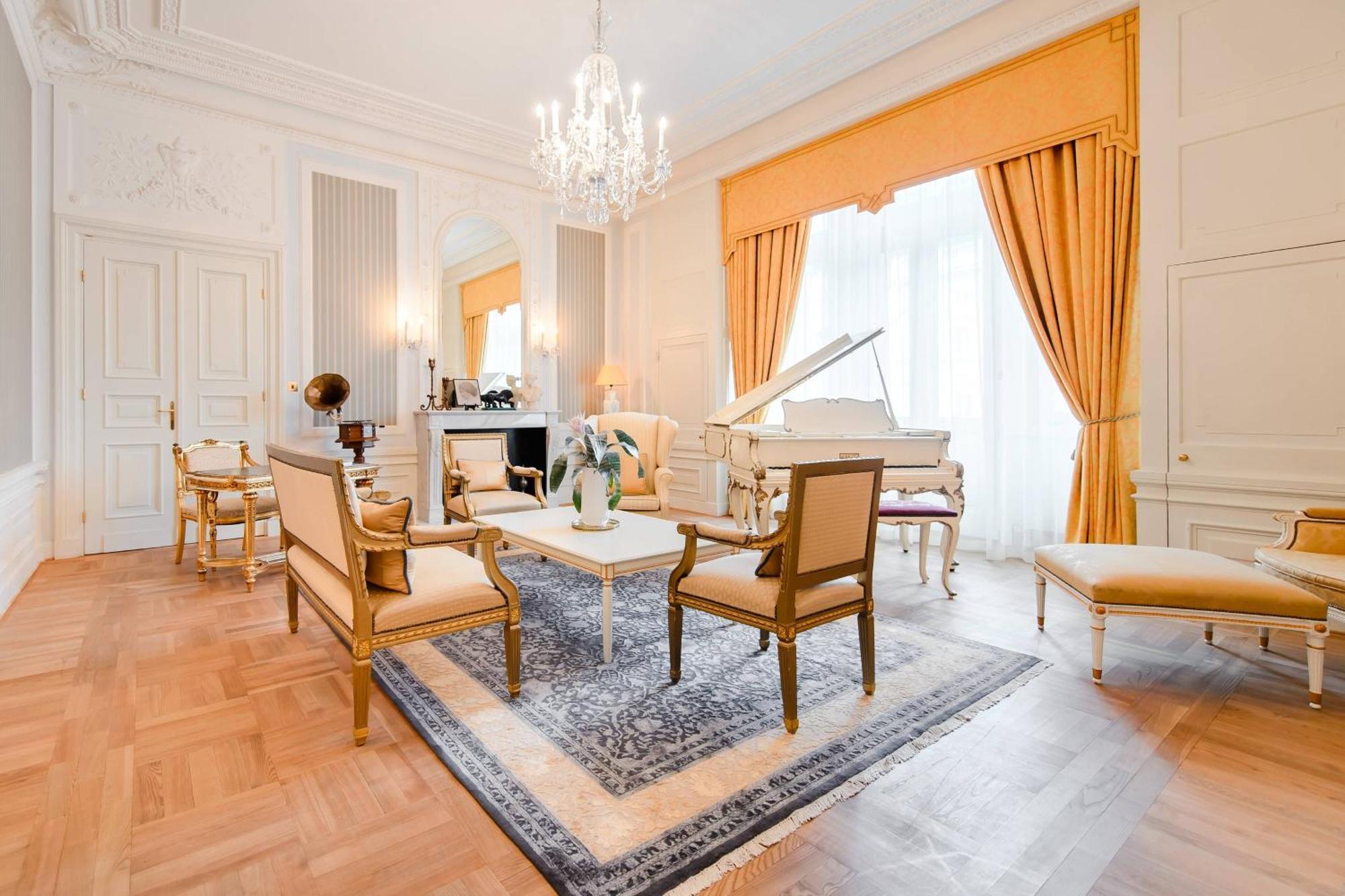 Hotel Bristol, A Luxury Collection Hotel, Warsawa Bagian luar foto The interior of the suite