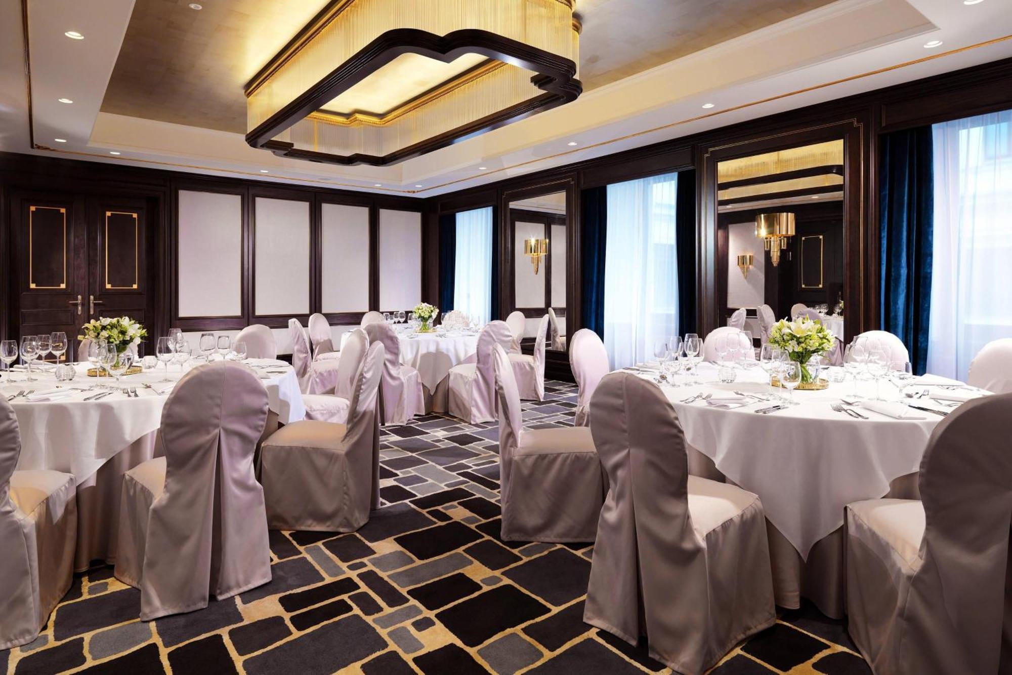 Hotel Bristol, A Luxury Collection Hotel, Warsawa Bagian luar foto The ballroom at the hotel