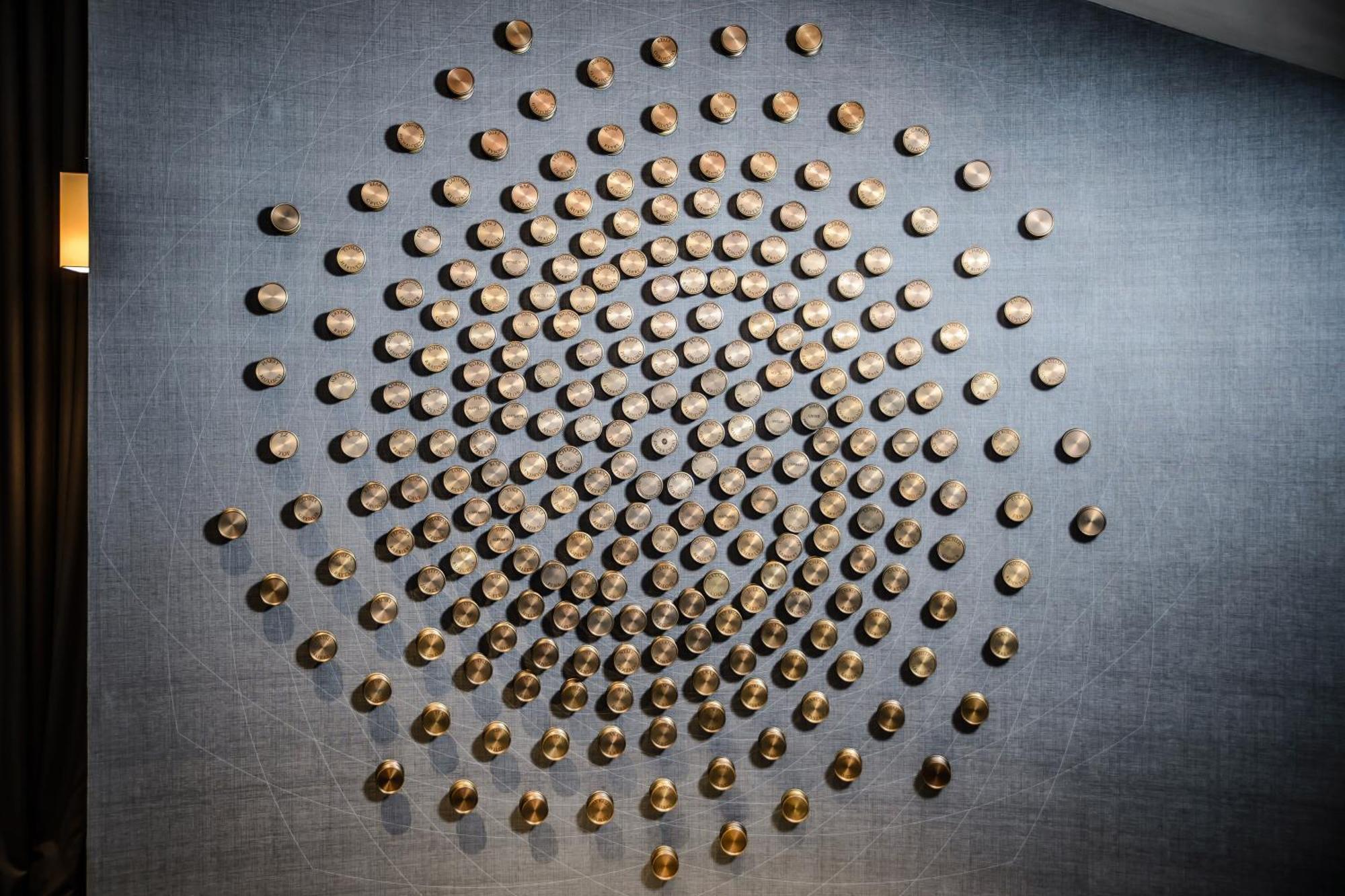 Hotel Bristol, A Luxury Collection Hotel, Warsawa Bagian luar foto The 100-year-old gold coins